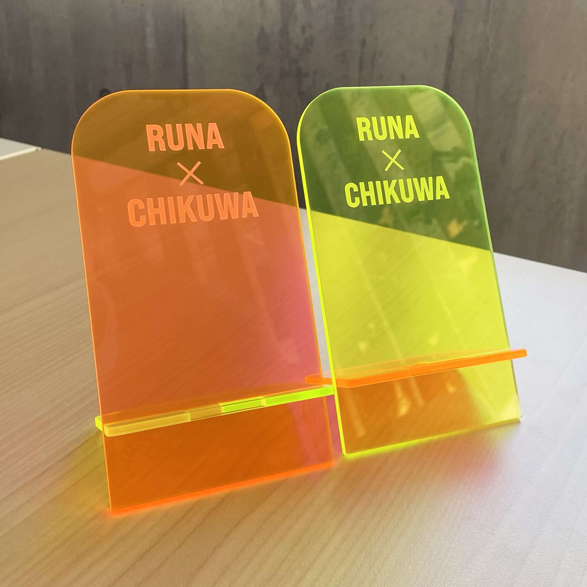 アクリルスマホスタンドカラー